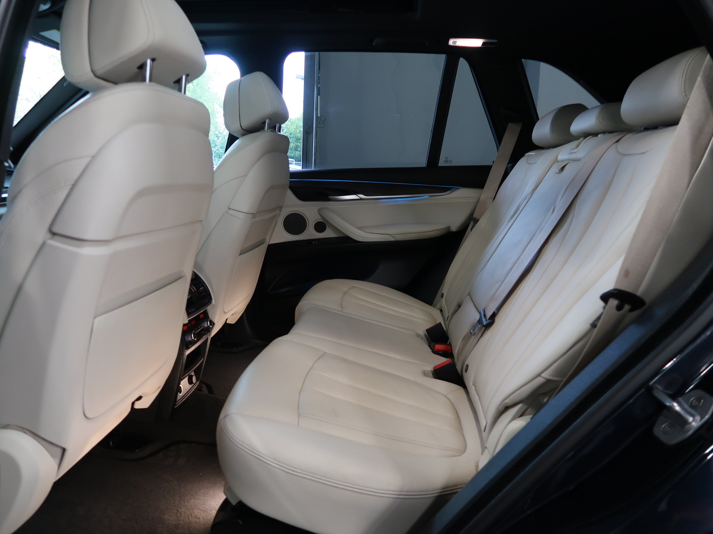 Used 2017 BMW X5 xDrive50i AWD/4WD image 35
