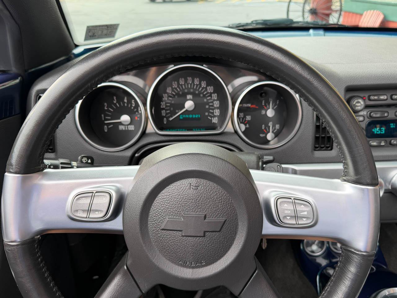 Used 2005 Chevrolet SSR w/ Preferred Equipment Group RWD image 36