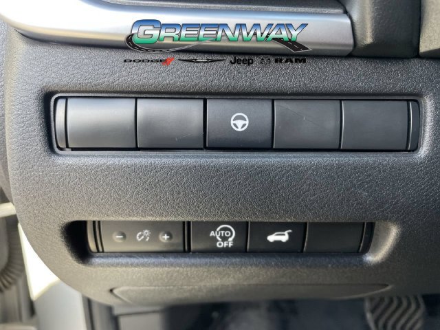 Used 2024 Nissan Rogue SV AWD/4WD image 23