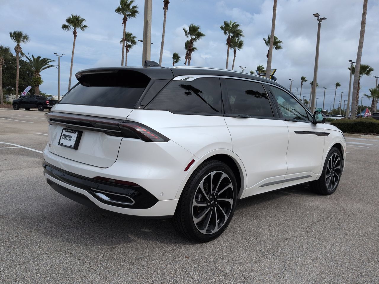 Certified 2024 Lincoln Nautilus Black Label AWD/4WD image 4