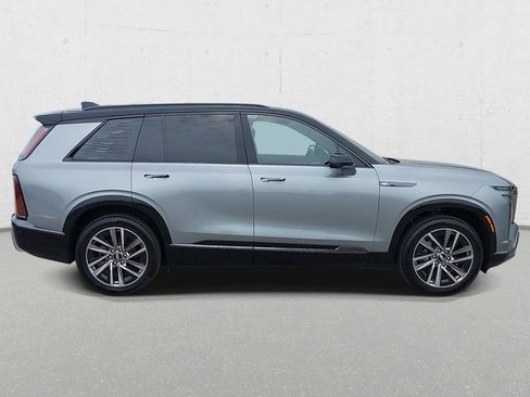 New 2026 Cadillac Vistiq Sport w/ LPO, Floor Liner Package image 4