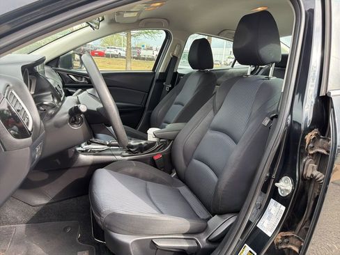 Used 2016 MAZDA MAZDA3 i Sport w/ Preferred Equipment Package image 10