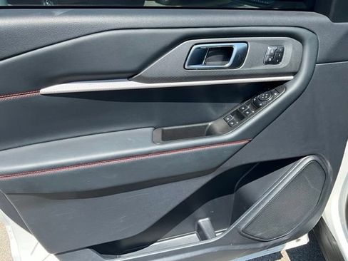 Used 2025 Ford Explorer ST-Line w/ Premium Package RWD image 12