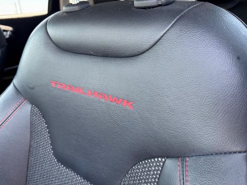 Used 2018 Jeep Compass Trailhawk AWD/4WD image 25