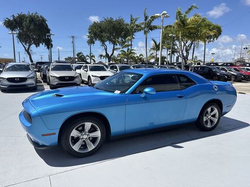 Used 2019 Dodge Challenger SXT RWD image 10