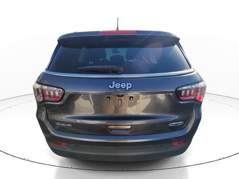 Used 2023 Jeep Compass Latitude AWD/4WD image 5