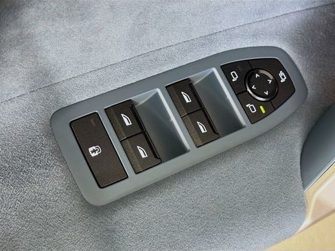 New 2026 BMW iX xDrive45 AWD/4WD image 18