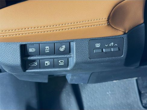 Used 2019 Toyota Avalon Limited w/ Advanced Safety Package FWD image 17