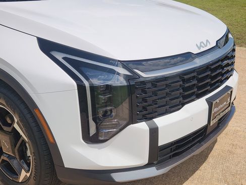 Used 2026 Kia Sportage EX FWD image 12