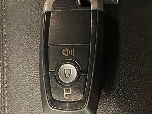 Used 2020 Ford Escape SE FWD image 32