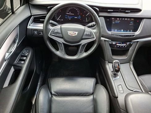 Used 2017 Cadillac XT5 Luxury w/ Driver Awareness Package AWD/4WD image 10