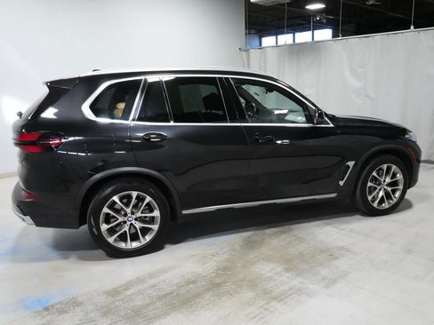 Used 2024 BMW X5 xDrive40i w/ Premium Package image 11