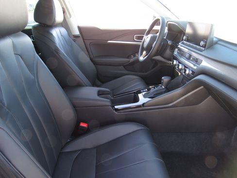 Certified 2025 Acura Integra image 9