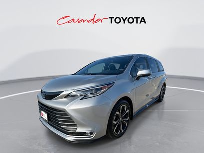 Used 2025 Toyota Sienna Platinum