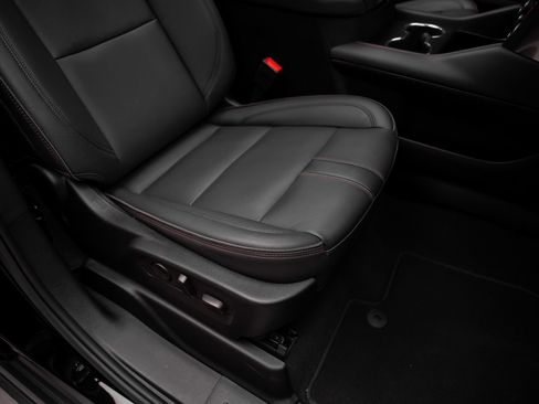 Used 2024 Chevrolet Suburban RST w/ Luxury Package image 58