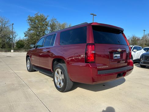 Used 2016 Chevrolet Suburban LT image 6