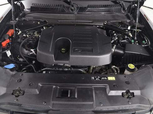 Used 2022 Land Rover Defender 110 SE image 51