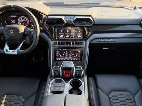 Used 2021 Lamborghini Urus AWD/4WD image 27