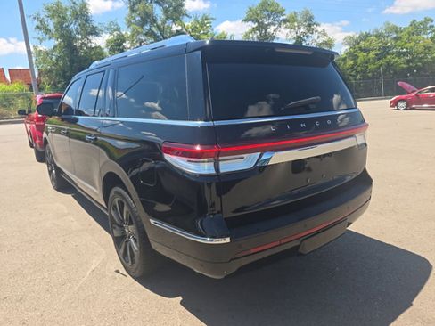 Used 2022 Lincoln Navigator L Reserve AWD/4WD image 3