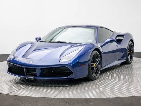 Used 2018 Ferrari 488 GTB image 1