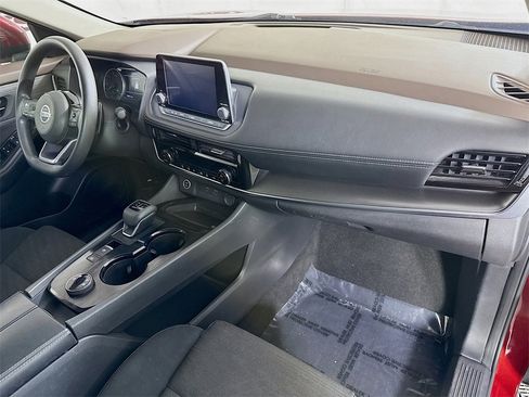 Certified 2021 Nissan Rogue SV image 31