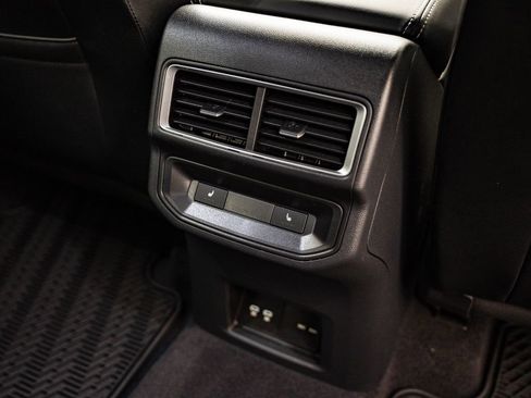 Used 2024 Volkswagen Atlas Cross Sport SEL Premium R-Line AWD/4WD image 37