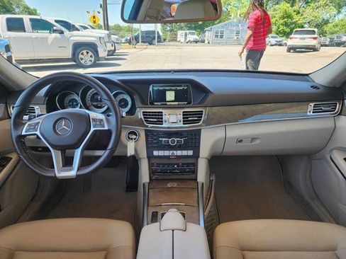 Used 2014 Mercedes-Benz E 350 4MATIC Sedan image 18