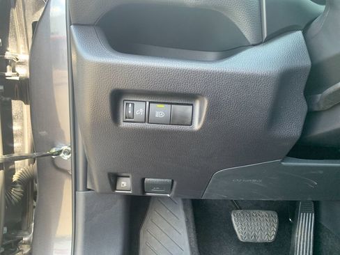 Used 2025 Toyota RAV4 XLE AWD/4WD image 31