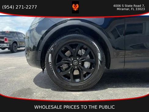Used 2019 Land Rover Discovery SE AWD/4WD image 9