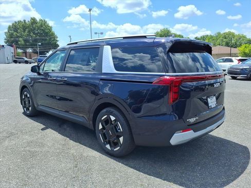New 2026 Kia Carnival EX FWD image 6