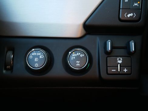 Used 2019 GMC Yukon XL SLT w/ Open Road Package AWD/4WD image 32