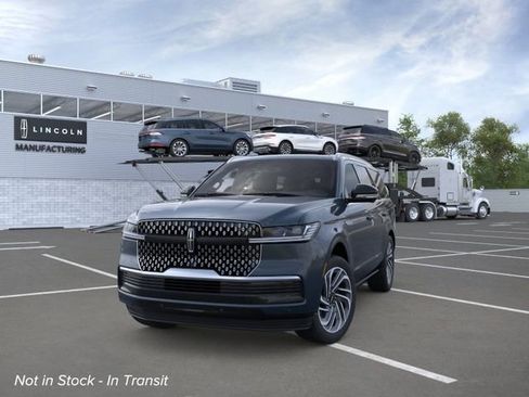 New 2026 Lincoln Navigator Reserve AWD/4WD image 2