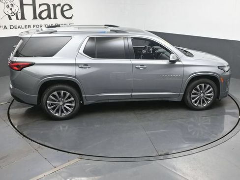 Used 2023 Chevrolet Traverse Premier w/ LPO, Floor Liner Package AWD/4WD image 40