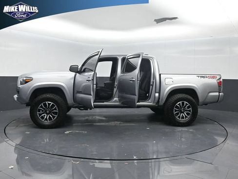 Used 2021 Toyota Tacoma TRD Sport w/ Technology Package AWD/4WD image 28