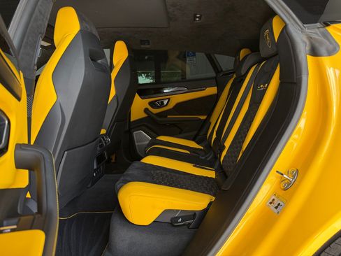 Used 2022 Lamborghini Urus AWD/4WD image 28