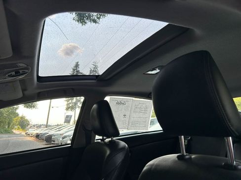 Used 2013 Toyota Prius Four w/ Deluxe Solar Roof Pkg FWD image 12