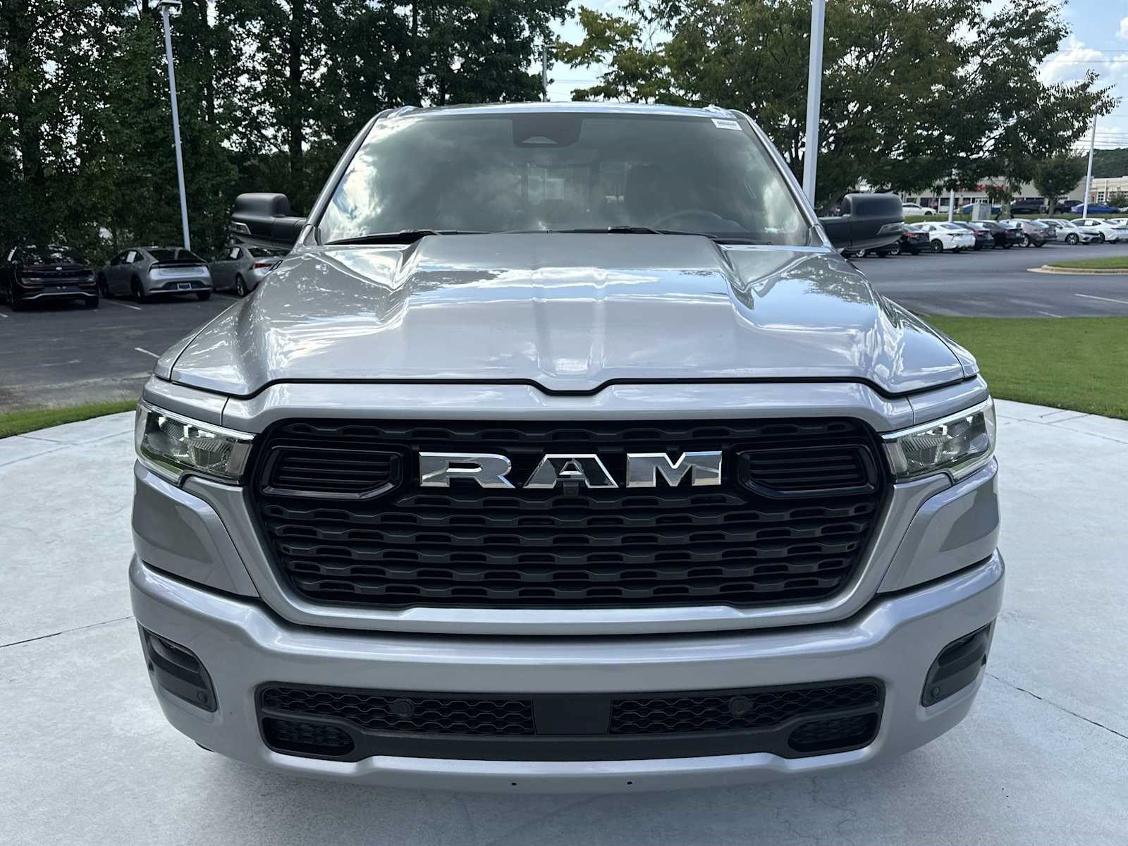 Used 2025 RAM 1500 Big Horn AWD/4WD image 3