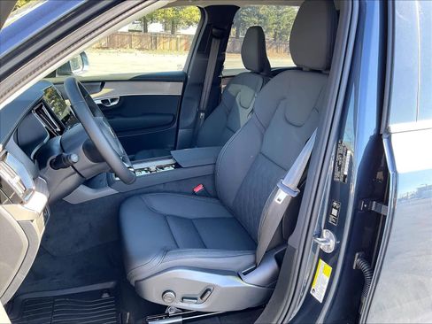 New 2026 Volvo XC90 T8 Plus w/ Protection Package Premier image 11