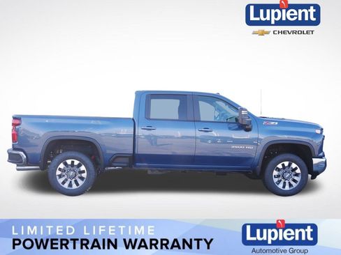 New 2026 Chevrolet Silverado 3500 LT image 2