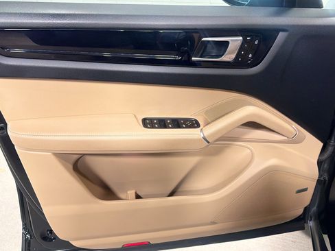 Used 2019 Porsche Cayenne image 21