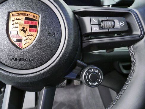 New 2026 Porsche Cayenne Coupe AWD/4WD image 11