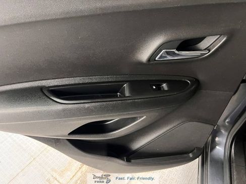 Used 2016 Chevrolet Trax LT w/ LT Convenience Package FWD image 24