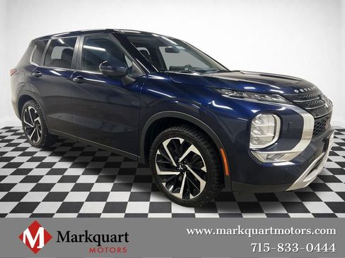 Used 2022 Mitsubishi Outlander SE image 1