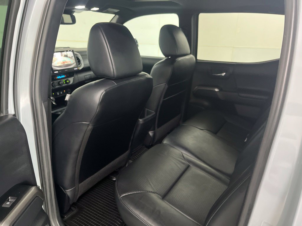 Used 2019 Toyota Tacoma Limited AWD/4WD image 23