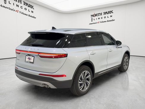 New 2026 Lincoln Corsair Premiere FWD image 9