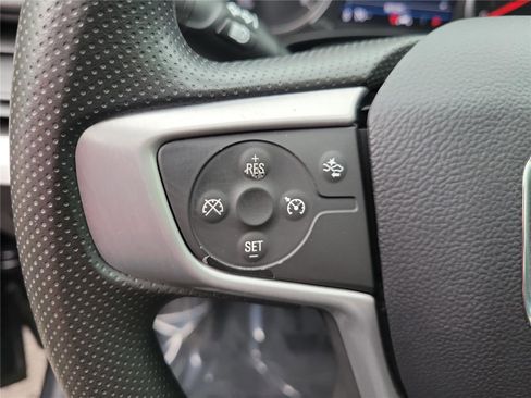 Used 2024 GMC Terrain SLE image 22