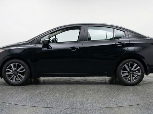 Used 2025 Nissan Versa SV FWD image 5