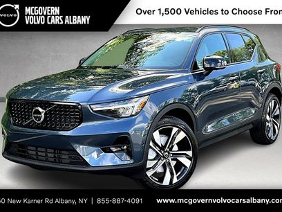 New 2026 Volvo XC40 B5 Plus w/ Climate Package