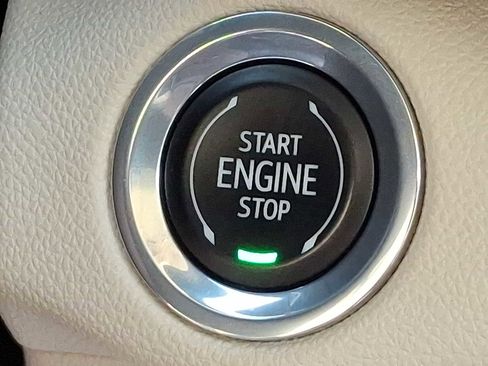 Used 2021 Buick Envision Essence image 23