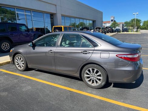 Used 2016 Toyota Camry XLE w/ Advanced Technology Package FWD image 5